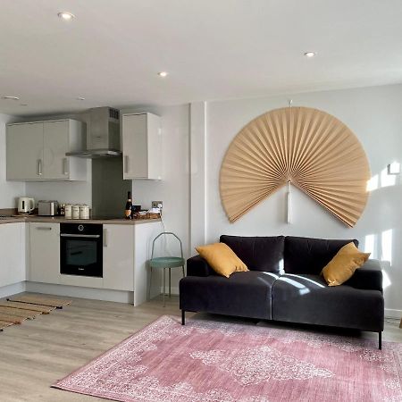 Modern Apartment In Central Quiet York With Free Parking - Contemporary New Building Eksteriør bilde