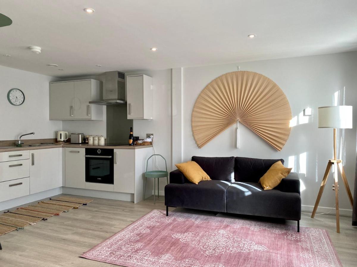 Modern Apartment In Central Quiet York With Free Parking - Contemporary New Building Eksteriør bilde