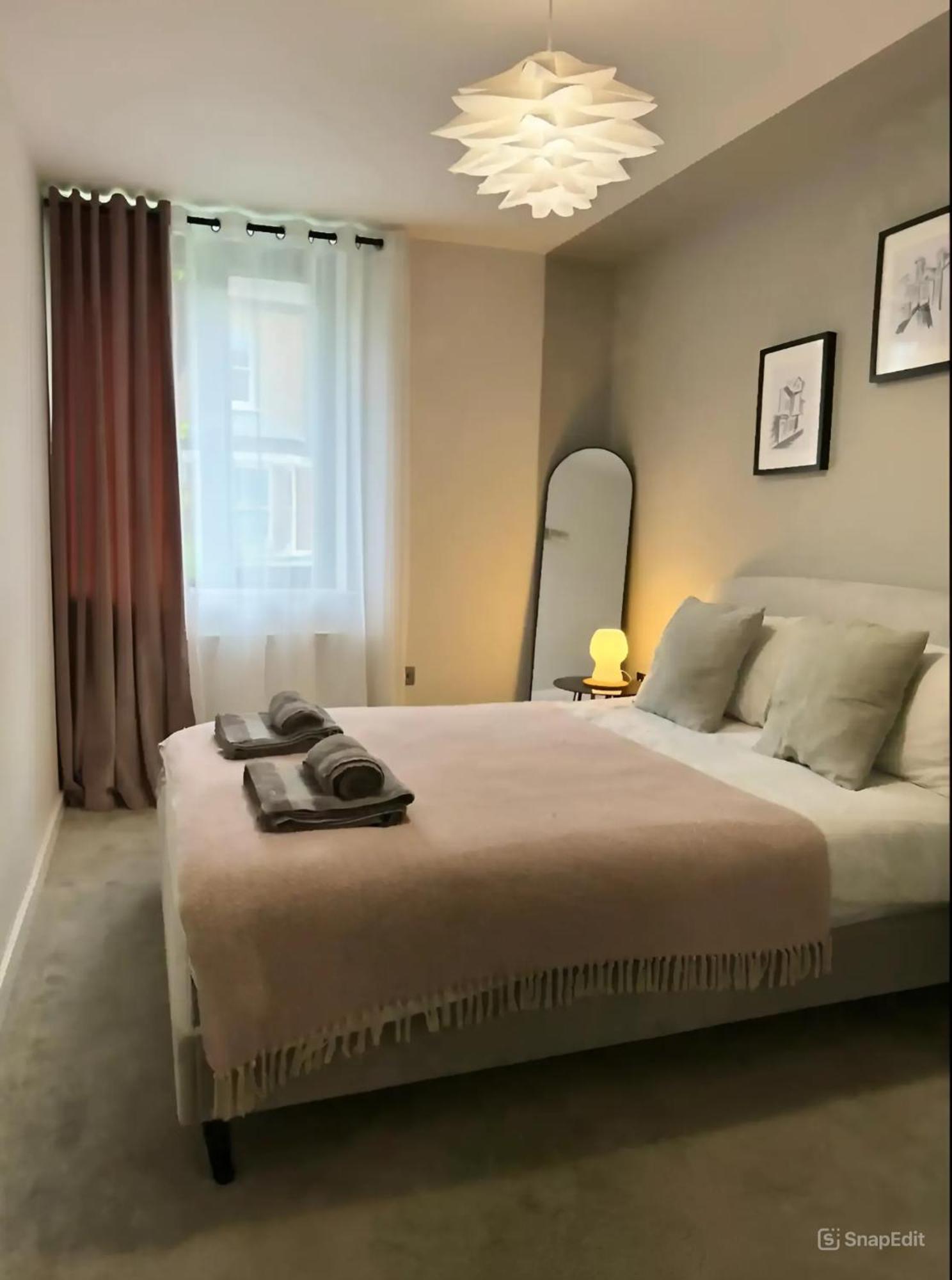 Modern Apartment In Central Quiet York With Free Parking - Contemporary New Building Eksteriør bilde